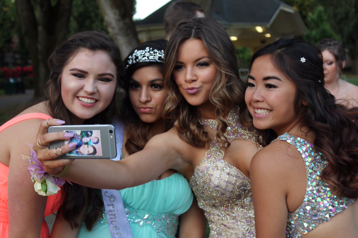 Kacisayshello's tweet photo. Sorry for the prom spam but... https://t.co/Iyys6BLHyu