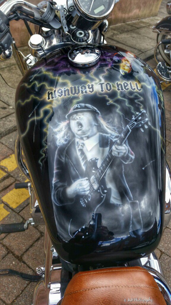 Desolationway's tweet photo. Incredible #AngusYoung artwork at #bonfest #kirriemuir #scotland 😈 #ACDC 😈 2016 #harleydavidson https://t.co/PtxumE3lKY