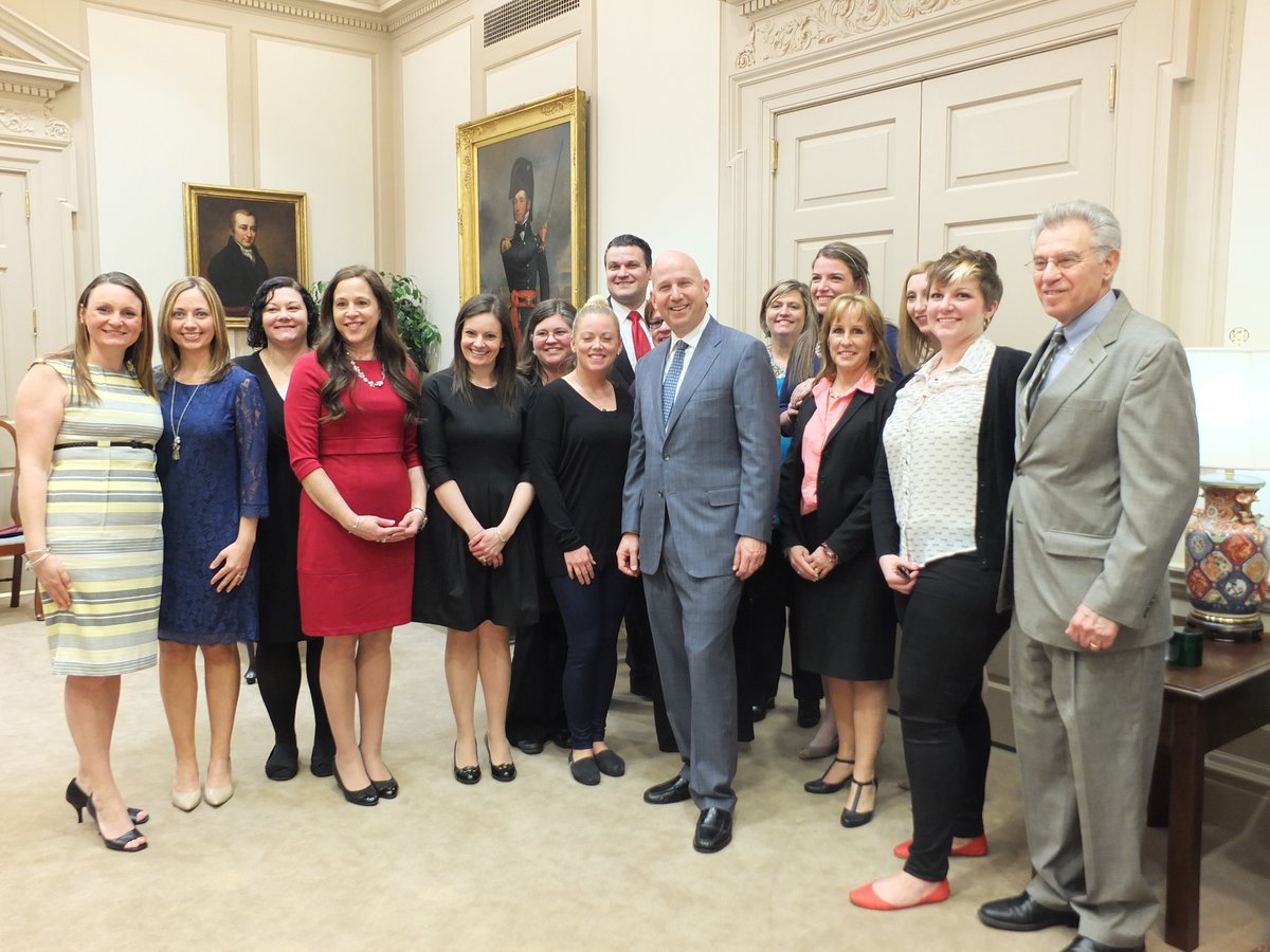 GovernorMarkell's tweet photo. It's Teacher Appreciation Week! Tweet photos of your favorite teacher w. #IloveDEteachers & help us thank them. https://t.co/KUHGkOFGHd