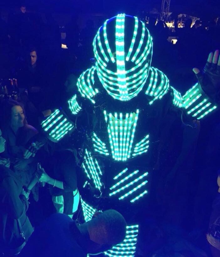 Extreme_QTR's tweet photo. By using a multi-colored spectrum &amp; LED-lights our performers add blazing highlights for you to enjoy the show 😎#poi https://t.co/CgSGGmJ8sI