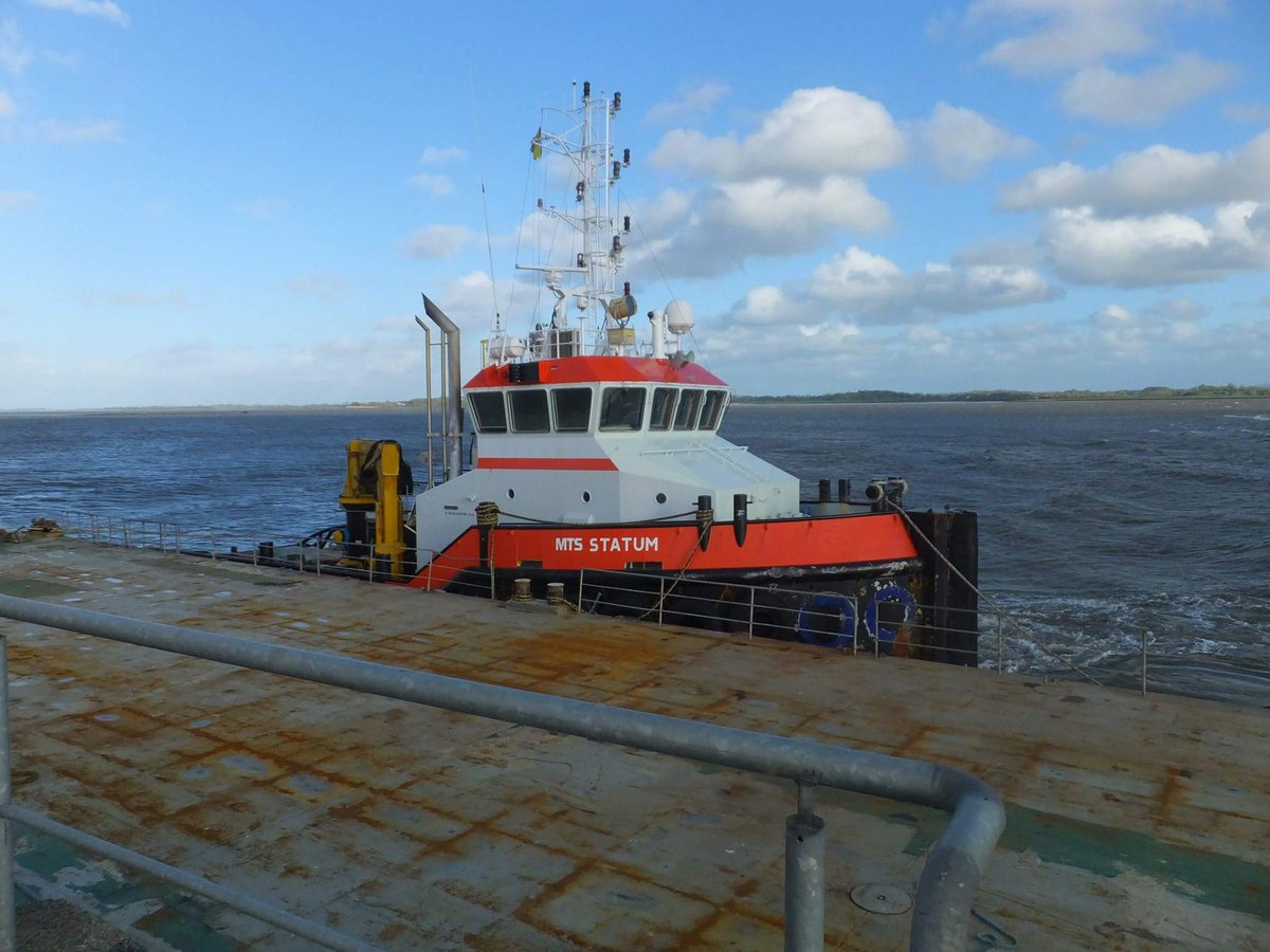 niallco's tweet photo. Ready to sail from @ShannonAirport  to @quirkyglamping this week.  Big attraction for all the locals.#PlaneSailing https://t.co/0oRreDUYst