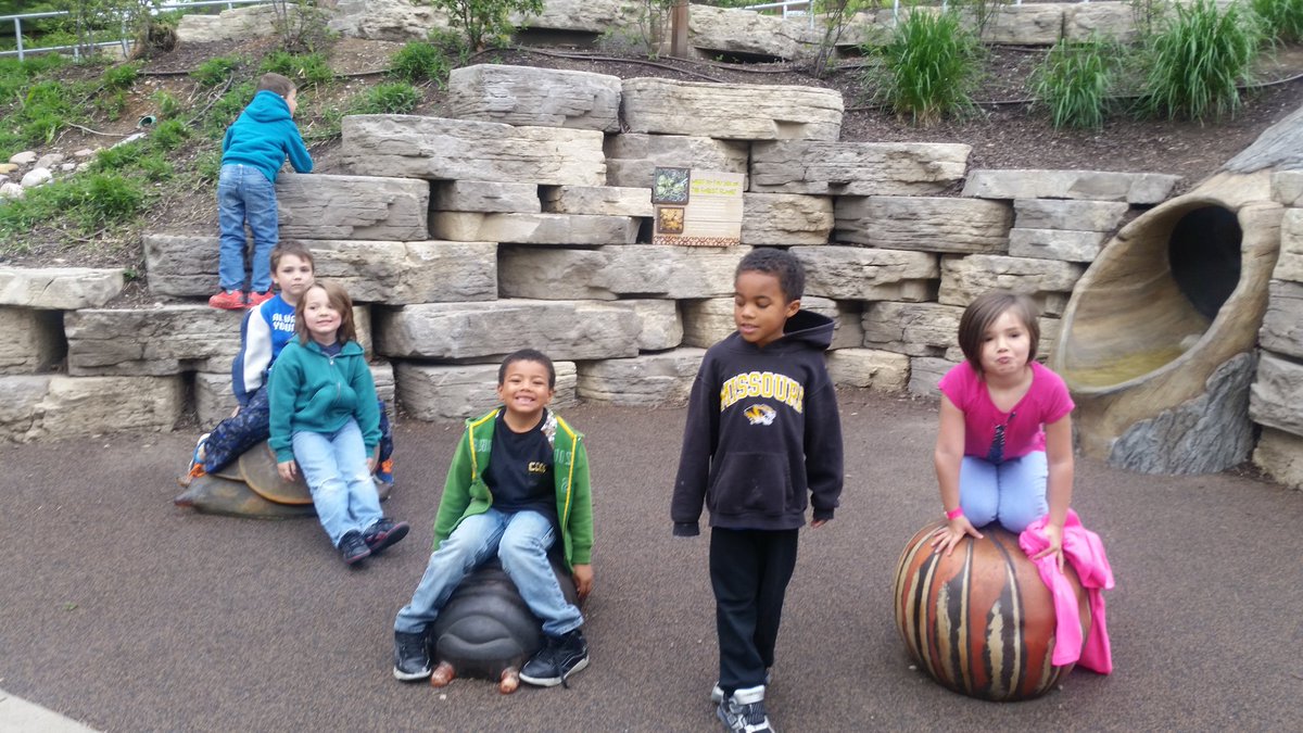 MissMurphy15's tweet photo. Field trip fun! 🐆🐘🐒🐨 #mteagles #sjsdproud https://t.co/qOfemRTNII