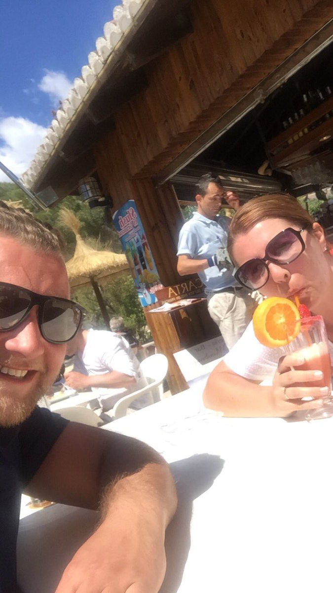 cmansfield14's tweet photo. Mallorca 👫❤️🍹🍺🌞 https://t.co/nGdISiaCi6