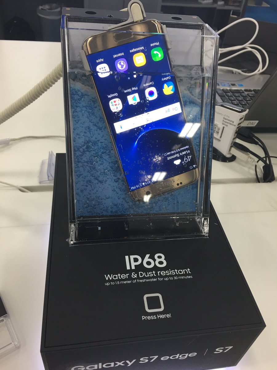 A_Knight777's tweet photo. Awesome display @ BBY! If your S7 can do this, why not BOGO free with Sprint!! @kc_jamie_wilson @TimMiller44 https://t.co/Veor0eiHV8