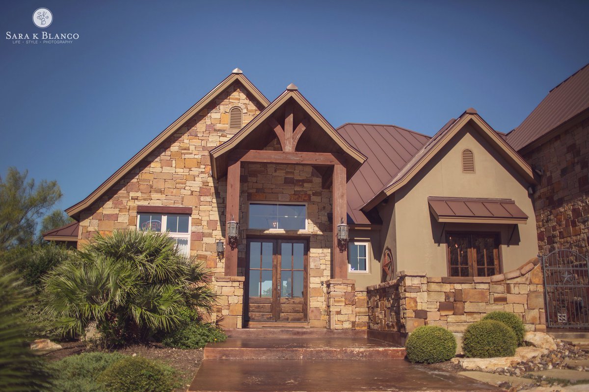 StoneCreekTx's tweet photo. Find out what our model home looks like on the inside - 1225 Vintage Way, New Braunfels! #homebuilder #sahome https://t.co/wtLascHKYb