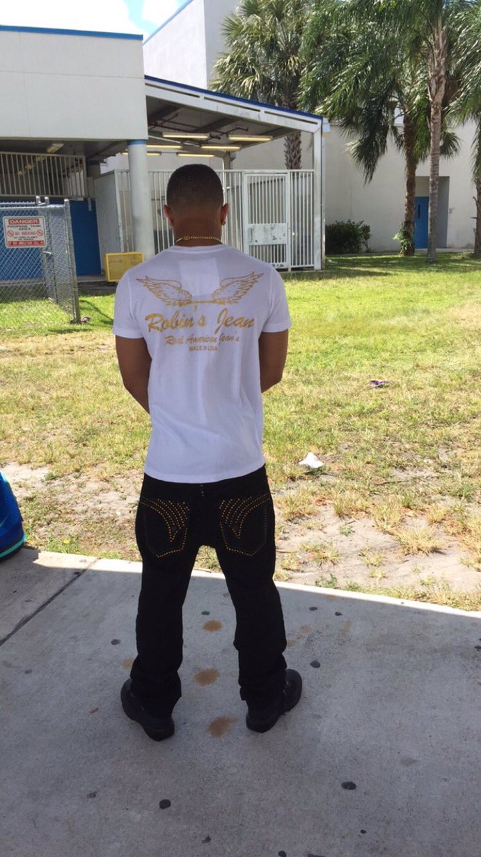 Drippin2k16's tweet photo. That Boy Bang π―π₯ #BrowardsFinest #DillardGradBash2k16 @bangwilliams3 https://t.co/7drCdegwwb