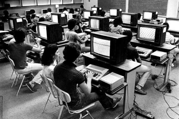 vsg_DE's tweet image. Puddingwettessen oder Maschinensprache? videospielgeschichten.de/computercamps.… #ComputerCamps #Germany #Education #Learning