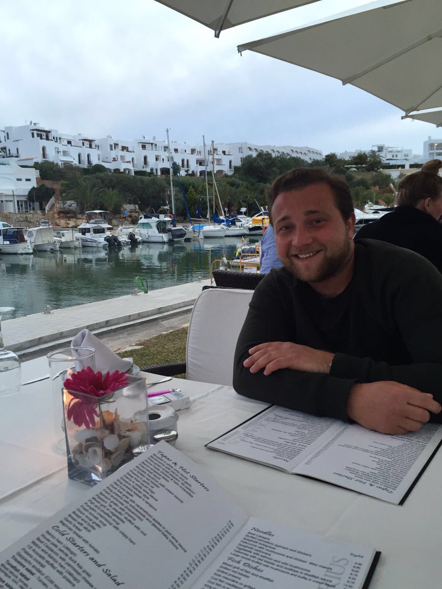cmansfield14's tweet photo. Mallorca ❤️👫🌞 https://t.co/JKKTyw7yNZ