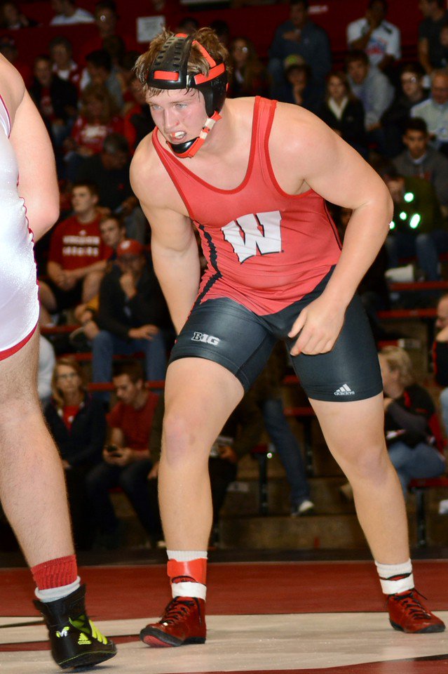 BadgerWrestling's tweet photo. Did you know Ben Stone had the fastest fall at the UWW Junior Freestyle Nationals? 0:17 seconds! #Badgers #ForTheW 😱 https://t.co/nwexUHIFVm
