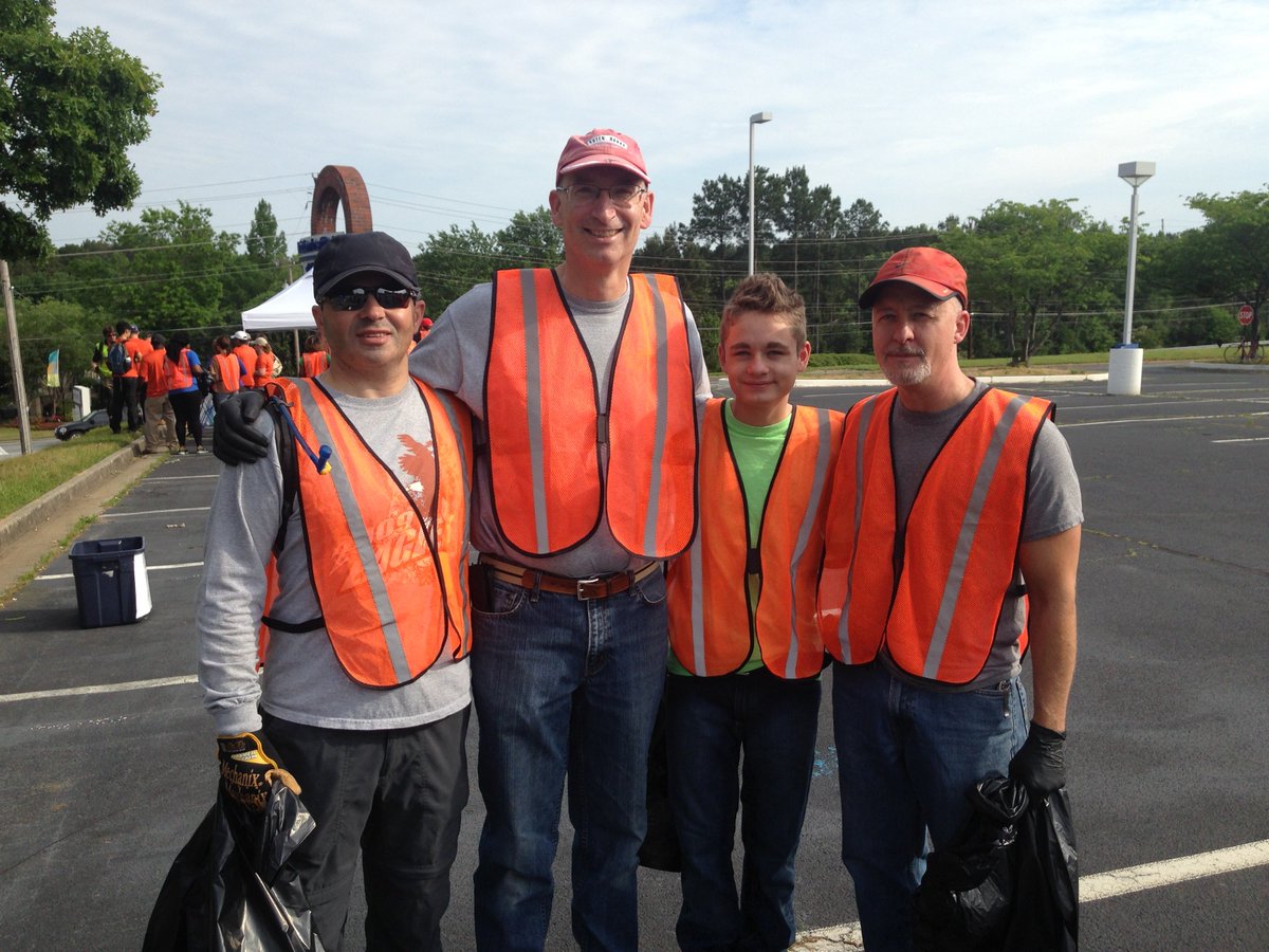 Some of our #SunivaSolarUSA team volunteered at the 2nd Annual Great Gwinnett Wetlands this weekend! #solar