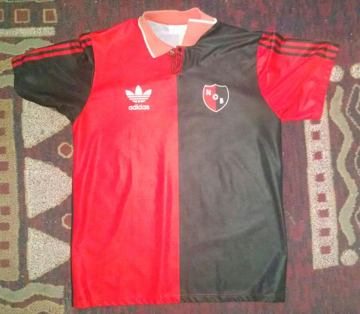 ATENCIOON LEPROSOS Y LEPROSAS! SORTEAMOS UNA CAMISETA DEL NEWELLS DEL 90!
RT Y SEGUINOS PARA PARTICIPAR. SALE EL 2/6