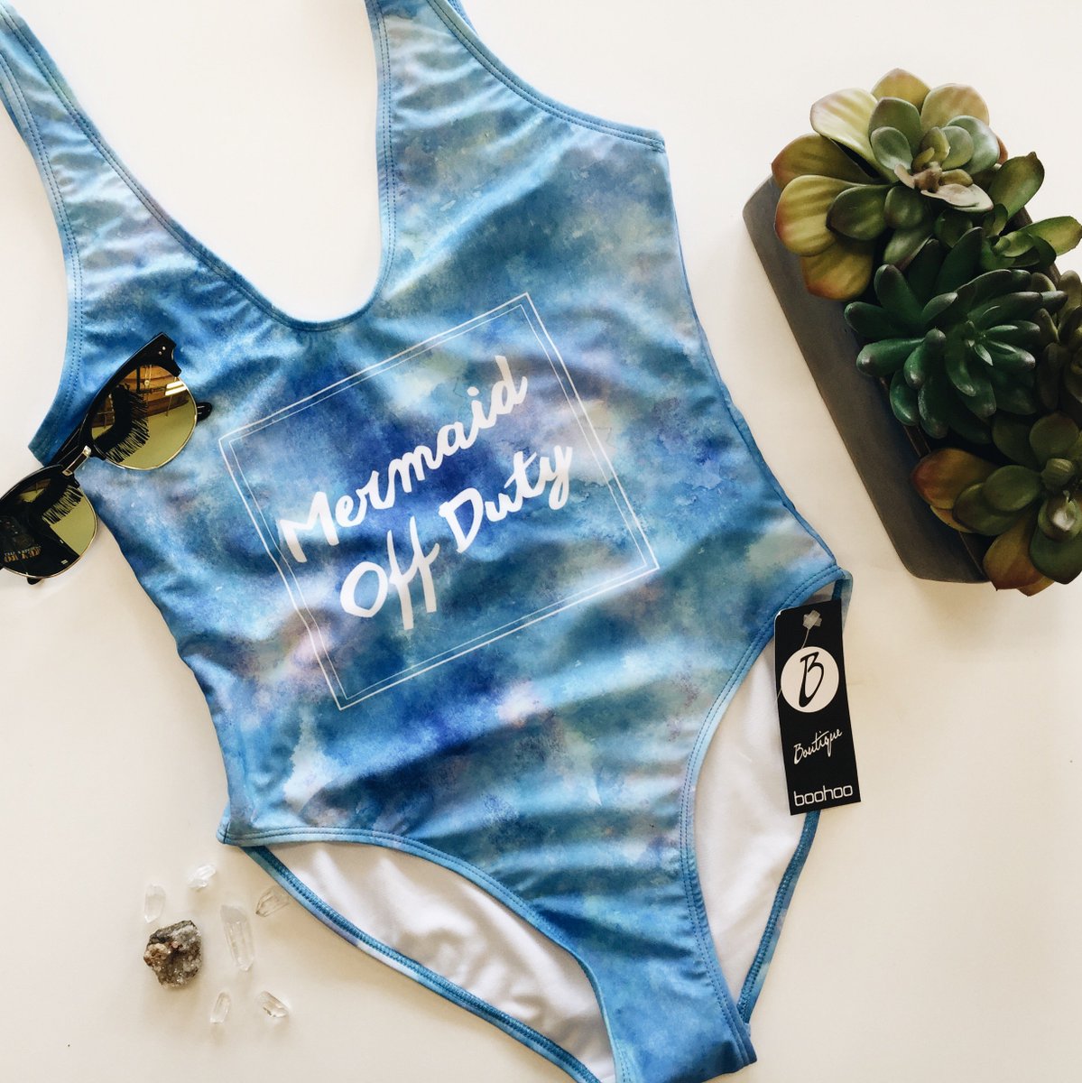 AlysonStoner's tweet photo. My @boohooUSA giveaway is up and running right now! Have you seen what I have for you?! https://t.co/eAD0oibkHy https://t.co/NVWOe9UnZb