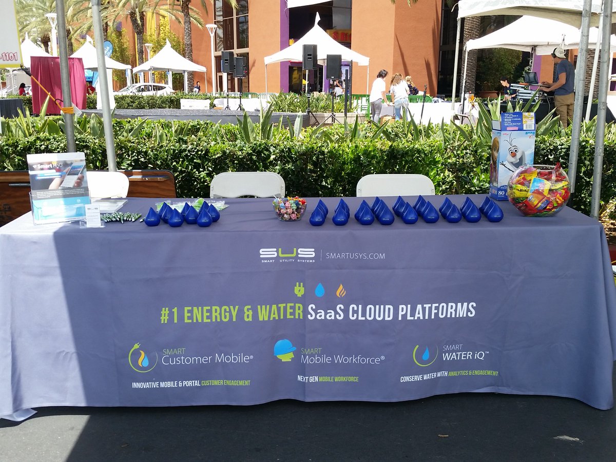 SmartEnergyW's tweet photo. Thanks @IPSFinfo for hosting #IPSFSTEAM! We had fun educating kids on #water #conservation @SmartH2OApp https://t.co/XjASOEfazF