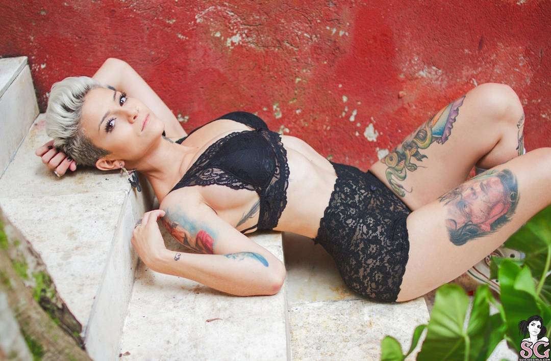 BelasTatuadas's tweet photo. Sabrina Rodriguez
IG: @sabrisuicide https://t.co/FJPbOPmkzn