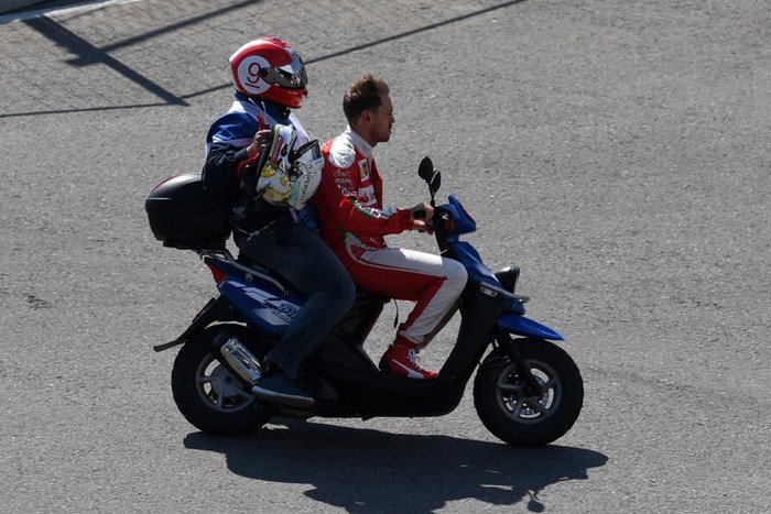 TSD_F1's tweet photo. Consecuencias del duelo Vettel-Kvyat https://t.co/X904JgEEPg… https://t.co/IEHkzbKtLa