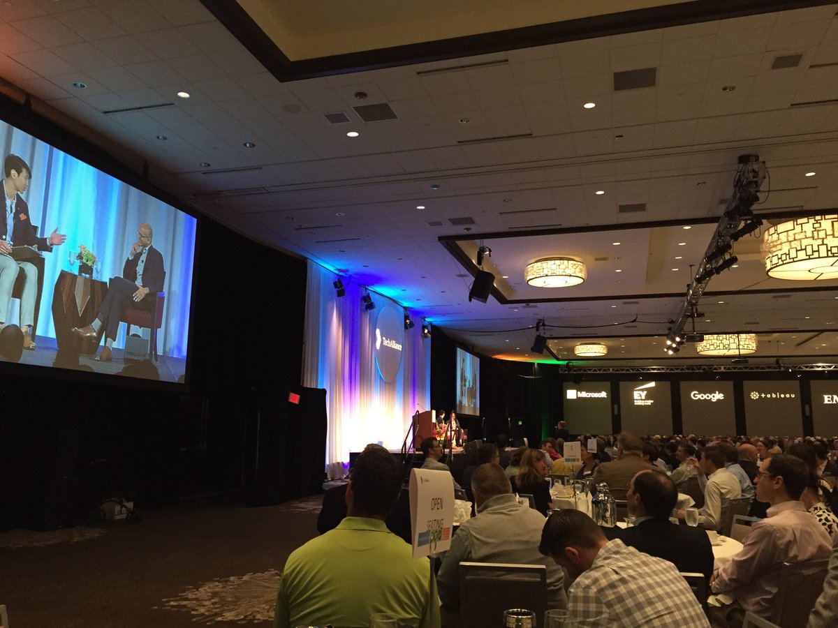 john_austin101's tweet photo. Lunch with the CEO of Microsoft Satya Nadella! Well me and about 1000 other people. #t-moble@work https://t.co/sT7i2kImf4