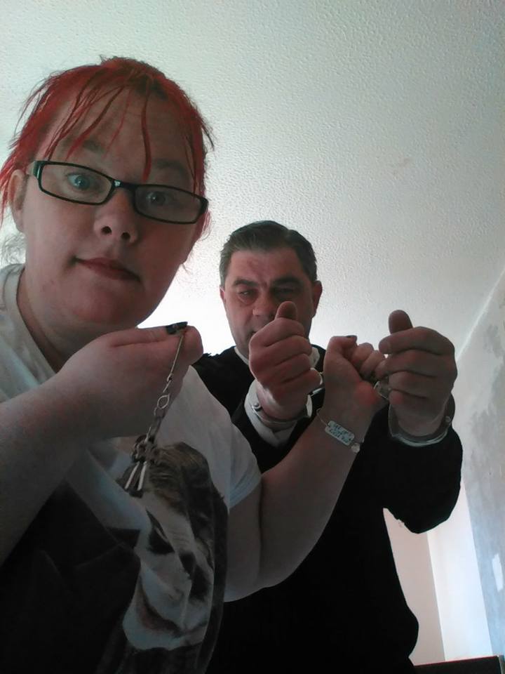 WeeFiManson's tweet photo. I CALL THIS #HUMILIATION #BITCH #GAGGED #HANDCUFFED #FUN4ME https://t.co/QfhbH3Z6lq
