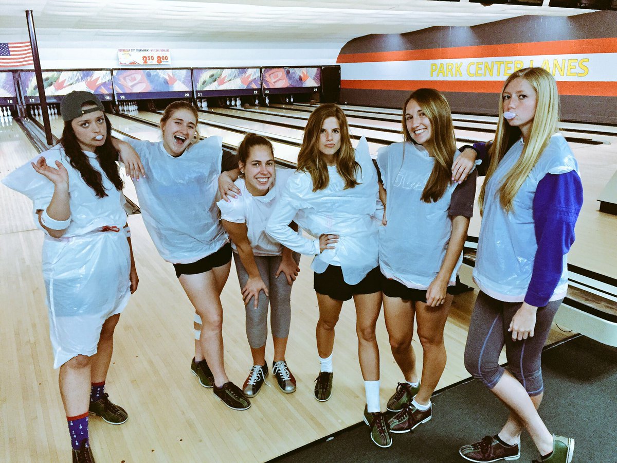 GVSUWLAX's tweet photo. Looking to blow away the competition is team #Bubblz #LaxOnBowling 🎳 💭 https://t.co/FuCkqy16Ms