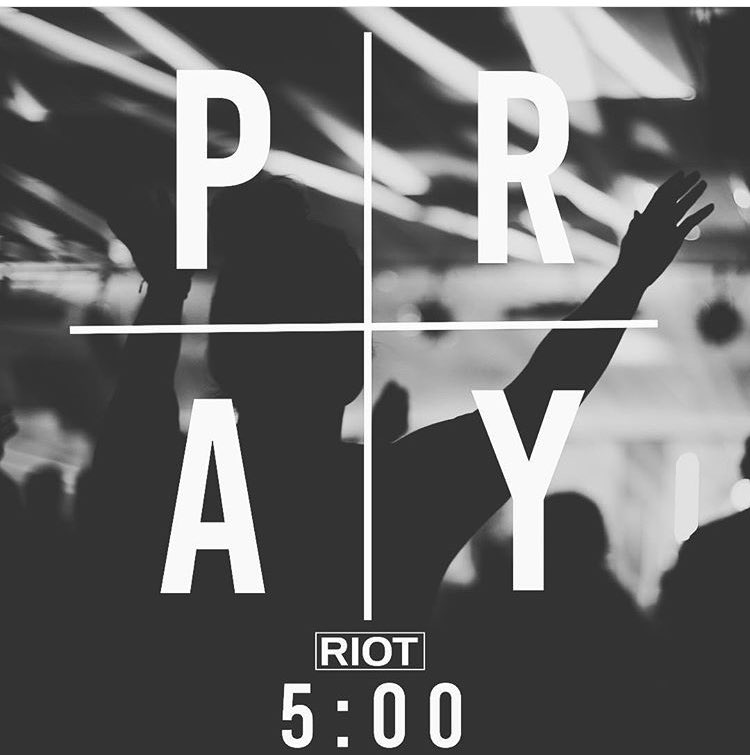 desp_students's tweet photo. DONT FORGET ABOUT 5:00 #PreRIOTprayer https://t.co/ZIs1Ngkhy1