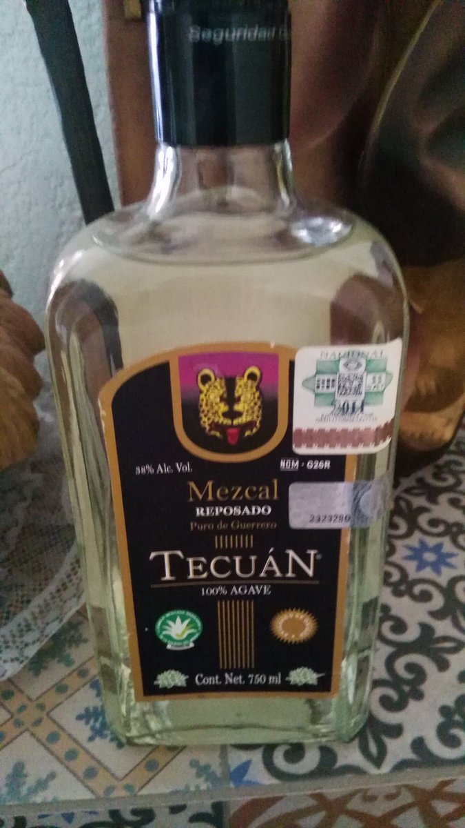 Josue_Delgado's tweet photo. Cómo ven? ... San Lunes bonito, San Lunes Bendito, sólo tomaré uno pa'l calorcito ... Provecho. Cc @TecuanCDMX https://t.co/C8uHP9Oei9
