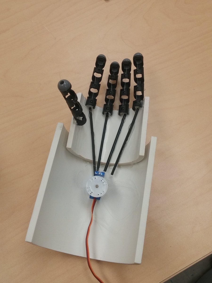 Emma_IStem's tweet photo. Progress on the hand so far! #maker #stemlc https://t.co/TGDwib57up