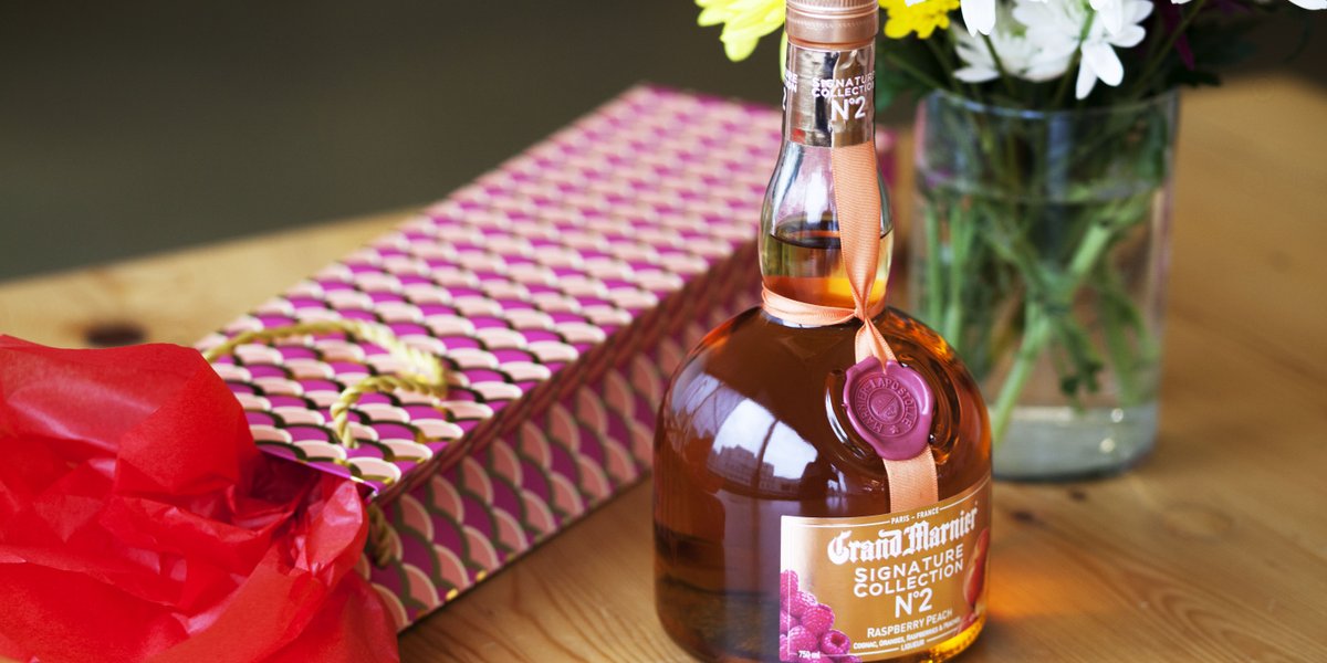GrandMarnierUSA's tweet photo. Looking for a #MothersDay gift? Look no further than #RaspberryPeach: https://t.co/hOK4EDT6c9 https://t.co/duzhUtdA9g