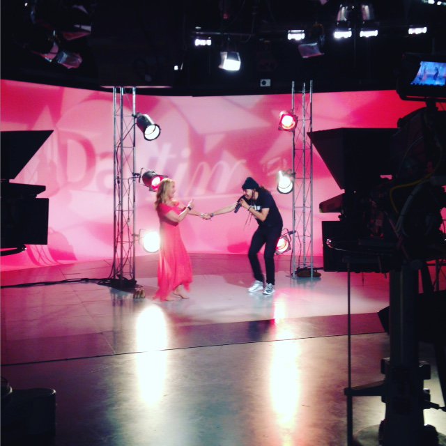 AmericanHeartFL's tweet photo. A favorite photo from today! @TVBeautyCoach &amp; @Dee1music grooving to the FAST song on @DaytimeTVshow! #singFAST https://t.co/bFcXya9nYl