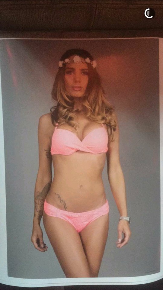ManonSource_M's tweet photo. @ManonMarsault ❤❤❤😍😍😍 https://t.co/yXdulVvysp