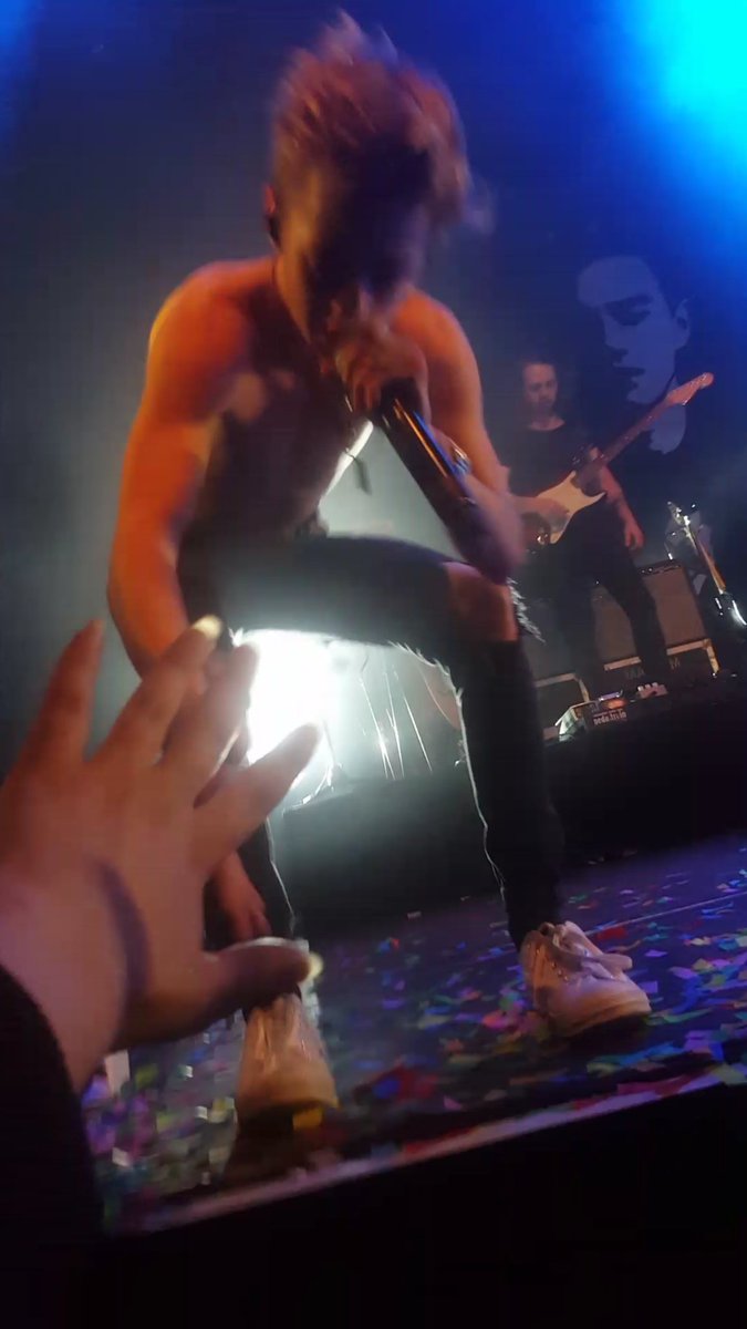 handsomexstyles's tweet photo. @JackJackJohnson you made me to the happiest girl in this world.❤ https://t.co/jaCxBuGVZK