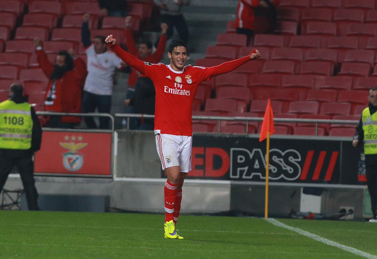 SLBenfica's tweet photo. GOLOOOOOOOOOOOOOOOOOOOO! JIMÉNEZ COLOCA O SL BENFICA EM VANTAGEM! #TaçaCTT https://t.co/BZRNuM4DQS