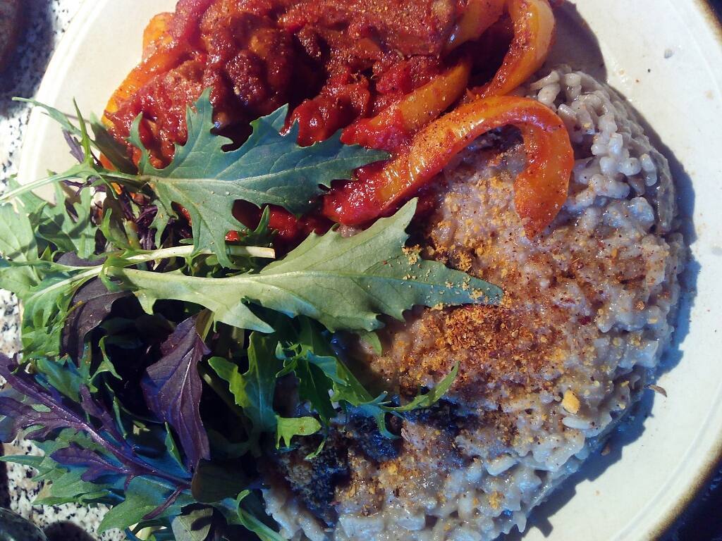 VeganBigBro's tweet photo. #whatveganseat #vegan Mushroom Risotto, Seitan &amp; roasted peppers in fajita sauce,  mixed g… https://t.co/c13SYllZKV https://t.co/9xtUY79nFH