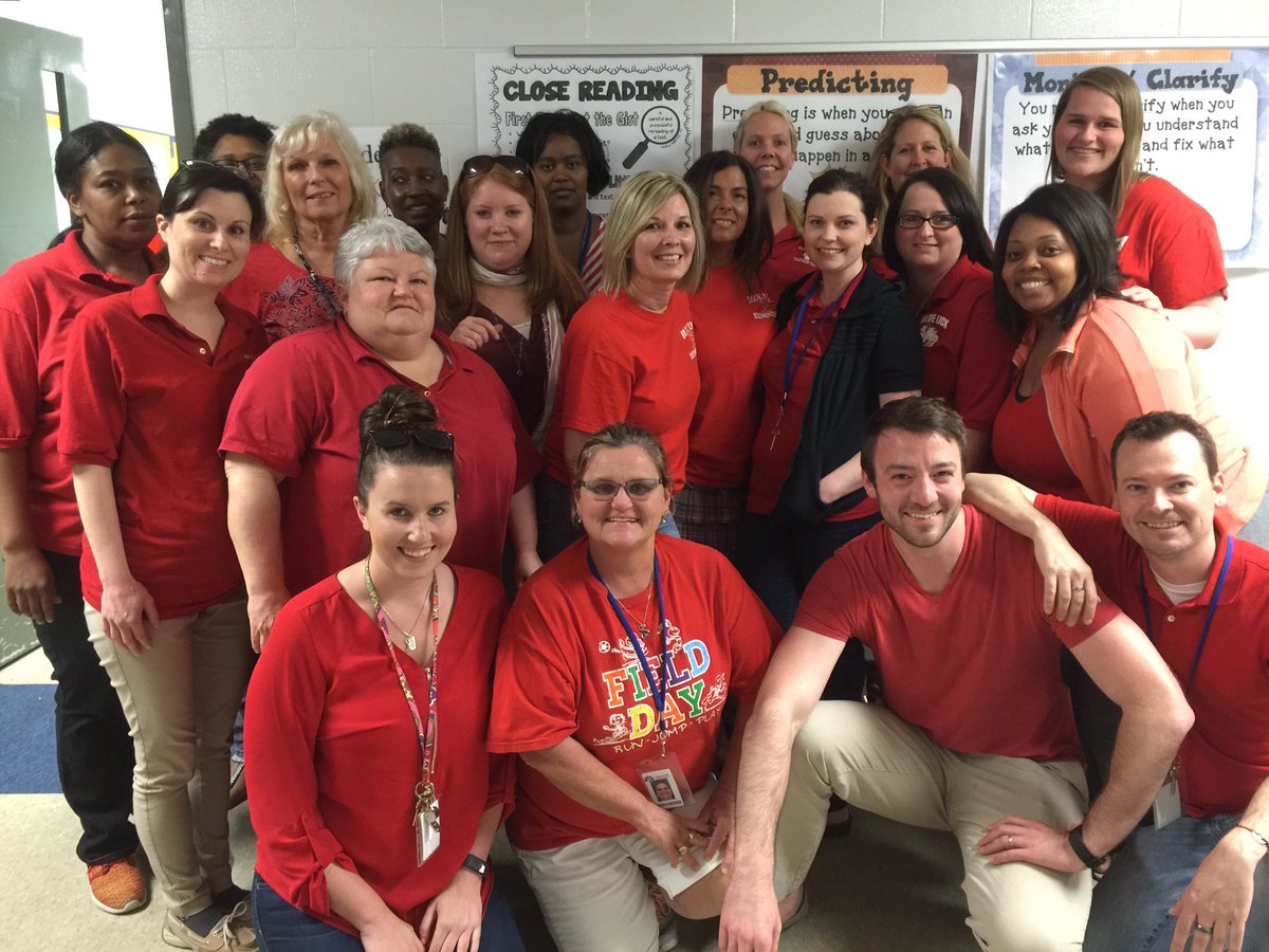 burrit78's tweet photo. @tkonz  Blue Lick showed up! #wearred4publiced #jctaunite16 #jcps https://t.co/jDYSFKMxXr
