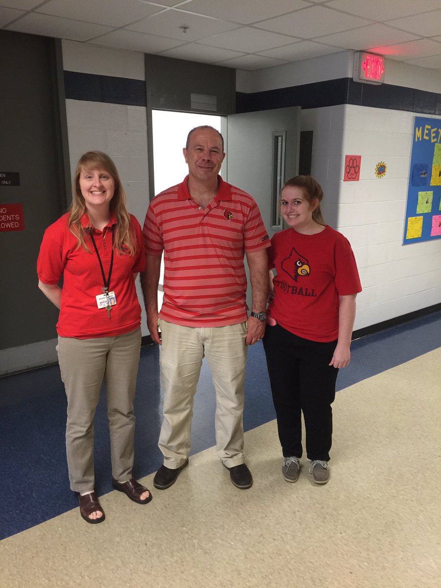 burrit78's tweet photo. @tkonz  Blue Lick showed up! #wearred4publiced #jctaunite16 #jcps https://t.co/jDYSFKMxXr