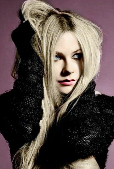 Avril_GER's tweet photo. RT if you also need new photo shootings of Avril to bless your eyes again! 💘 https://t.co/2jeTzgUU47