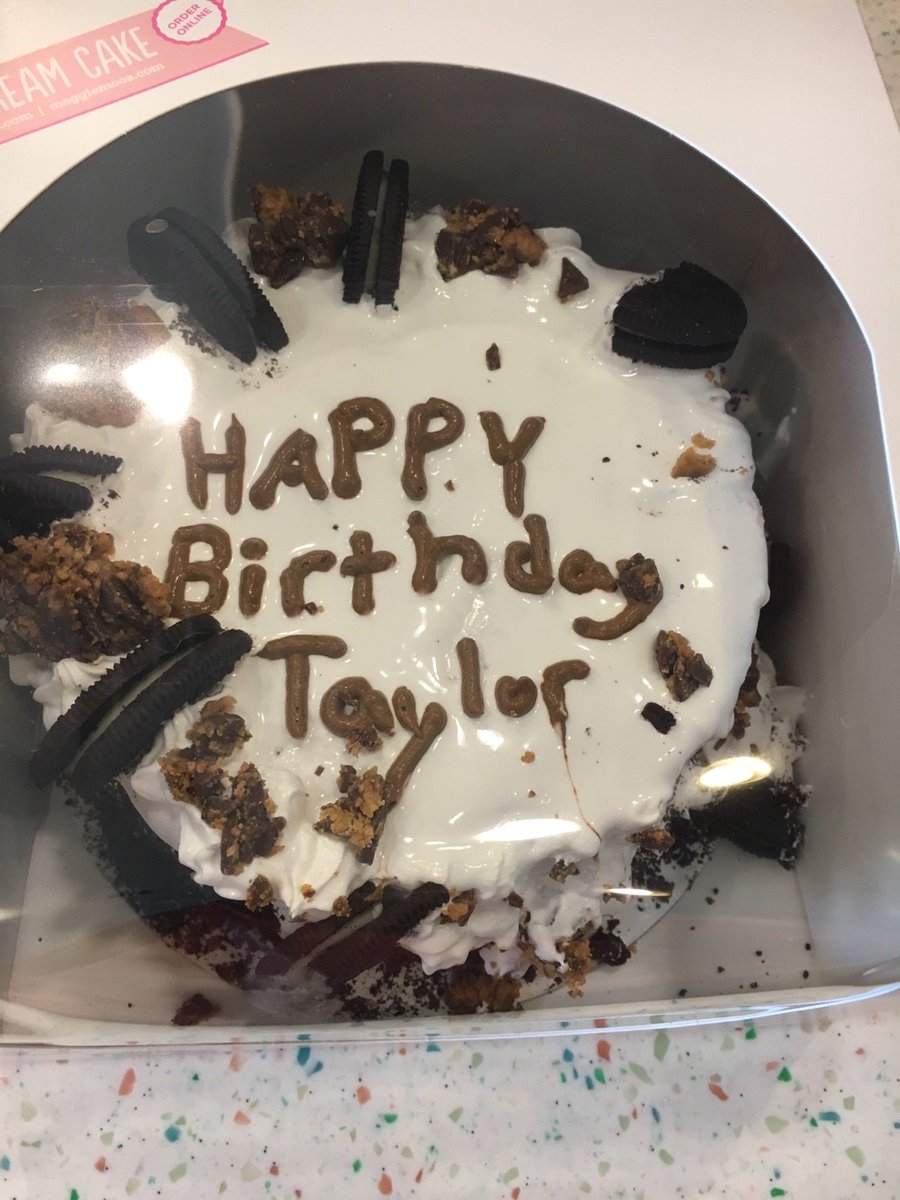 5ivestarjuan's tweet photo. Can't believe the terrible customer service we had @MarbleSlab. No professionalism whatsoever. #MeltedCake https://t.co/jYBY4J3gOr