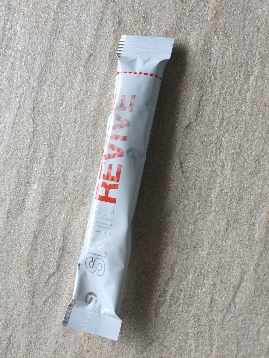 Badgeekette's tweet photo. SKIN REVIVE, la cure qui a fait du bien à ma peau ! https://t.co/f7nLCZlLL1 https://t.co/knRXkl8G9g