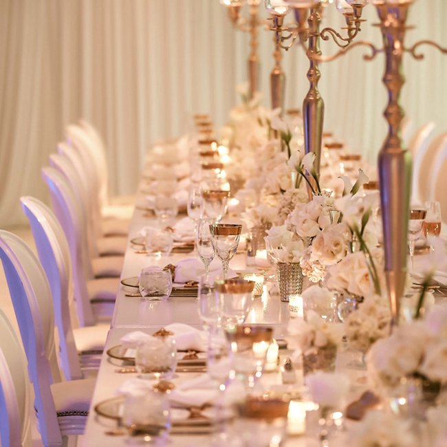 wedding_style's tweet photo. An inviting tabletop in white with copper accents. @CarrieZack https://t.co/oqIc9SacX4
