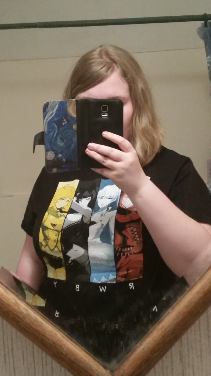 mrsCastlebAby's tweet photo. I got my girls with me! #RWBYHotTopic @RoosterTeeth https://t.co/2SgVwjQUDB