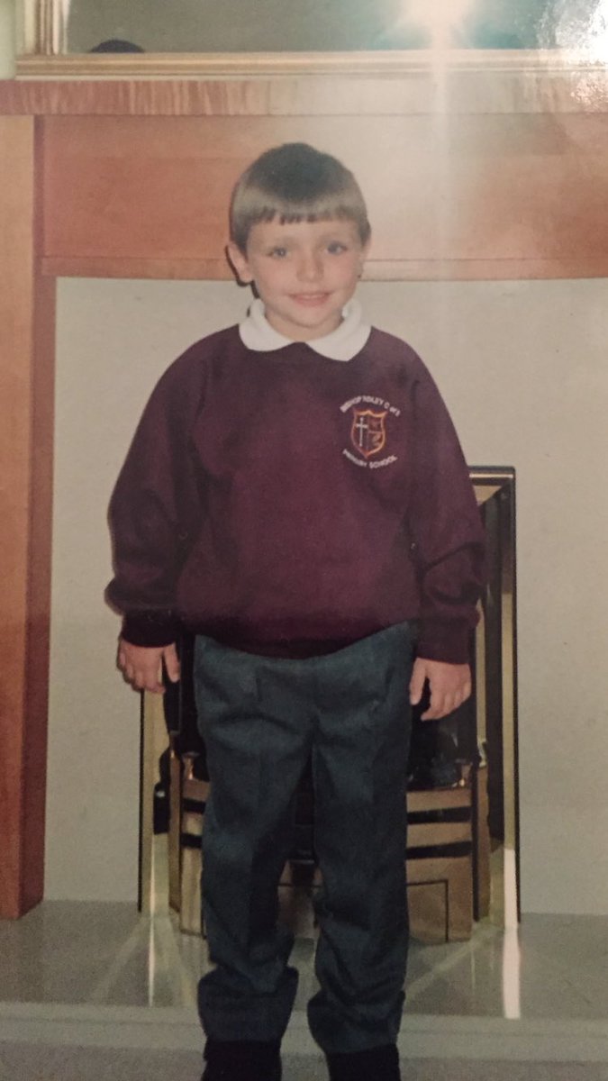 CharlieJones's tweet photo. My first day at school 🙈 https://t.co/QeMXs5LzRV