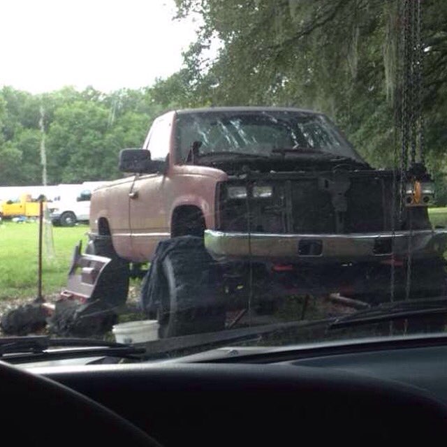 ats199512's tweet photo. Not a happy truck at the moment #thisiswhyyoudontsinkshit https://t.co/0sJyO0Hlid