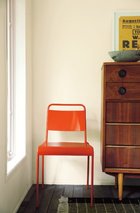 BenjaminMooreCA's tweet photo. Mascarpone AF-20 from our #ColourTrends2016 palette makes bold statement pieces pop https://t.co/47sscgvzQF https://t.co/uo33P5BHcl