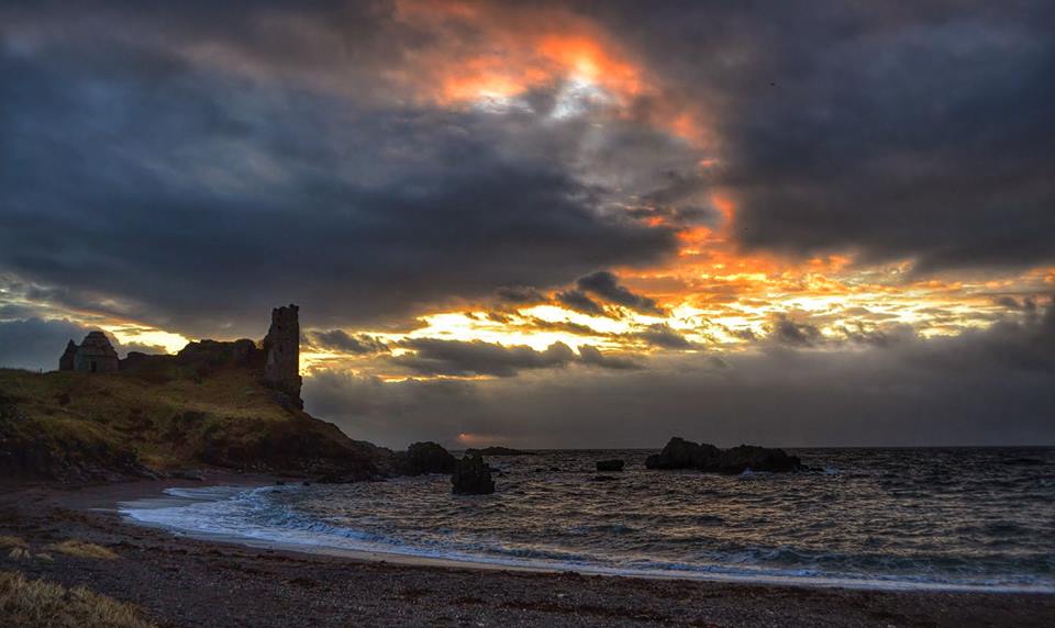 tripplannermama's tweet image. Dramatic sunset with Dunure Castle by Scotland Travelholic bit.ly/1WCVuVT #Scotland #sunset #photography