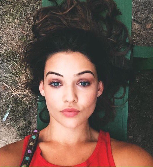 xbostonasylumx's tweet photo. Becca Stan,19,Sinir Hastası,Hasta [@BecStanx] https://t.co/Y4rKvP5Ds4