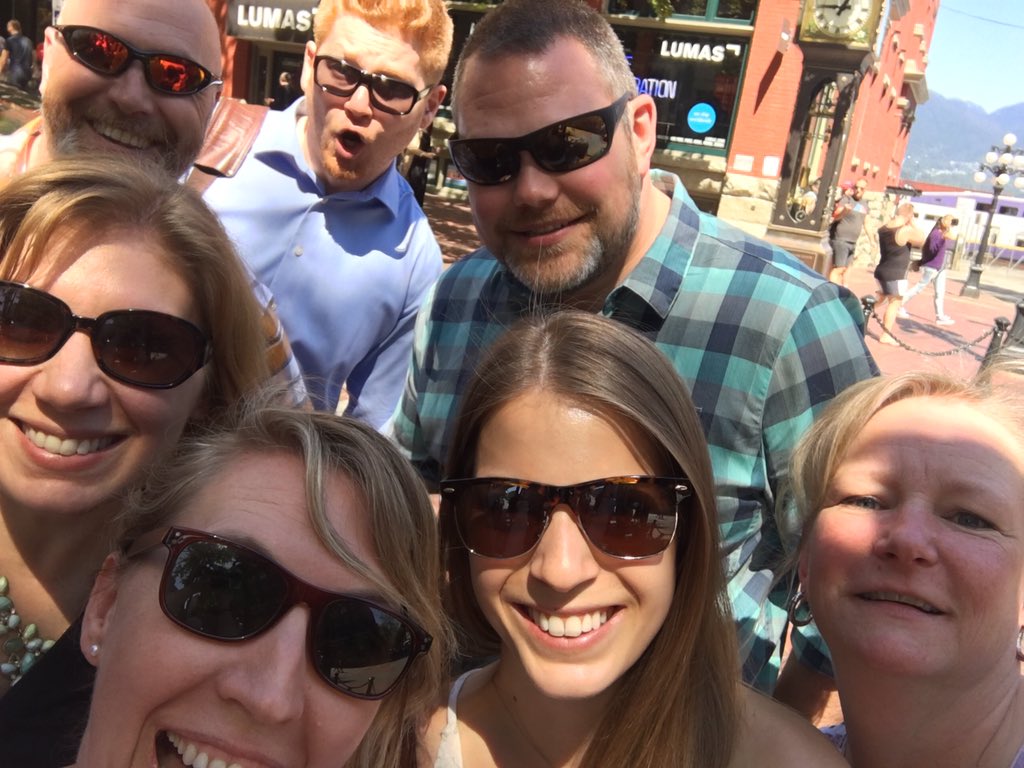 Day 1 w/<a href="/sfuced/">SFU CED Program</a> cohort. A #Gastown selfie with a steam clock photobomb.