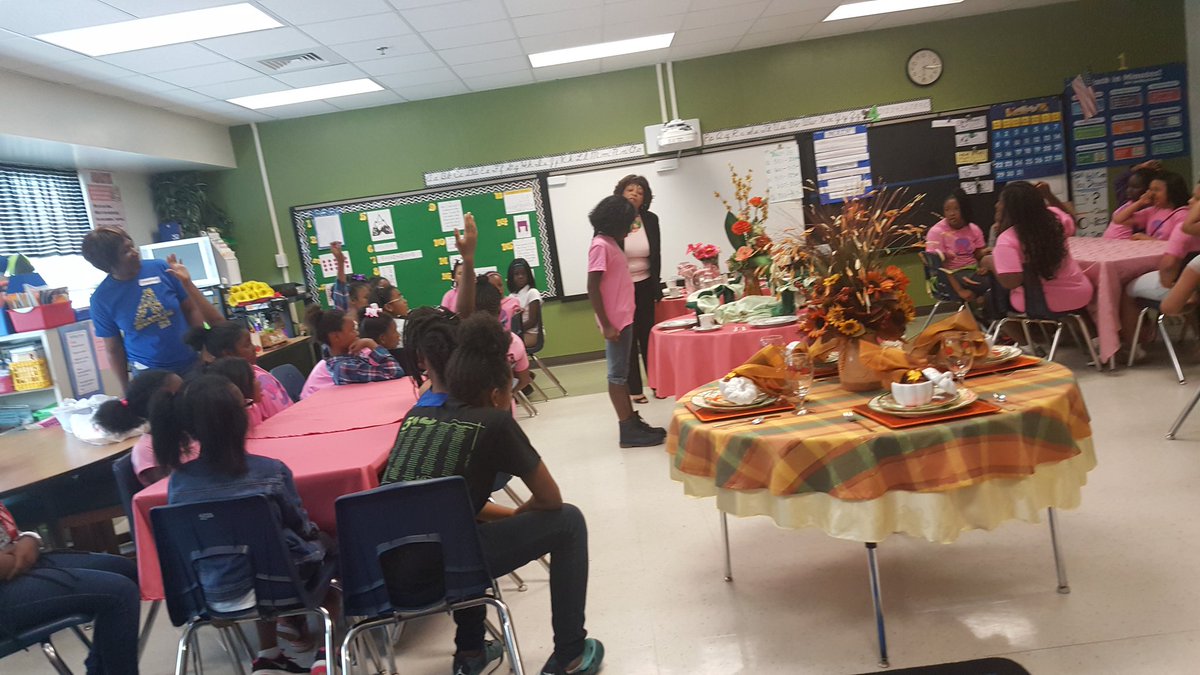 NnekaPink's tweet photo. Our Girls with Purpose learning about proper etiquette with Ms. Rosa @OakleyTigers https://t.co/zsVjJ9SpAJ