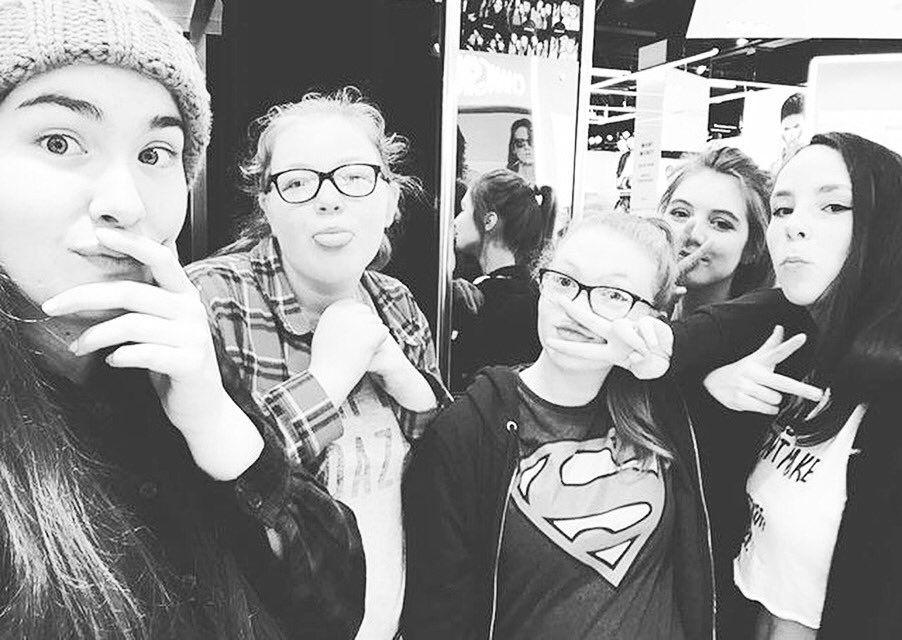 katieex__'s tweet photo. #ThankYouHT if it wasn't for you lads I wouldn't have met these so thank you!โค๏ธ https://t.co/In7mZ3ubBx