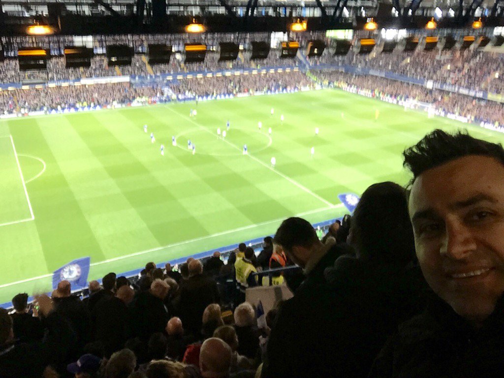 sergevaezi's tweet photo. Congrats @LCFC new #PremierLeague champions. You're welcome @ChelseaFC https://t.co/97F8U0Kn9J