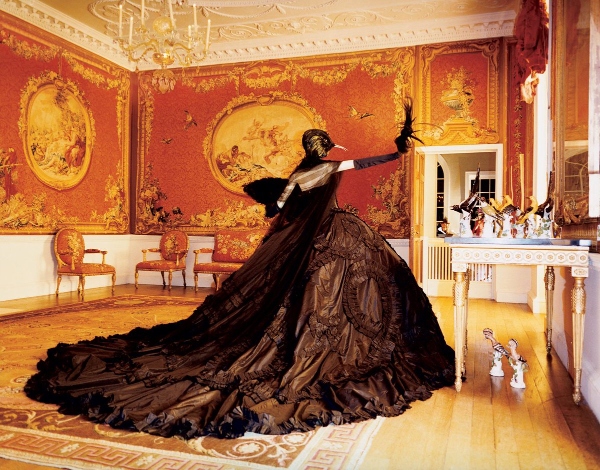 themarvin30's tweet photo. Hoy es la #MetGala. Y @Elena_DLC se pregunta: ¿es la moda un arte? Así lo analiza (inglés). https://t.co/2w3GyvFOIC https://t.co/yW84RTrpJk