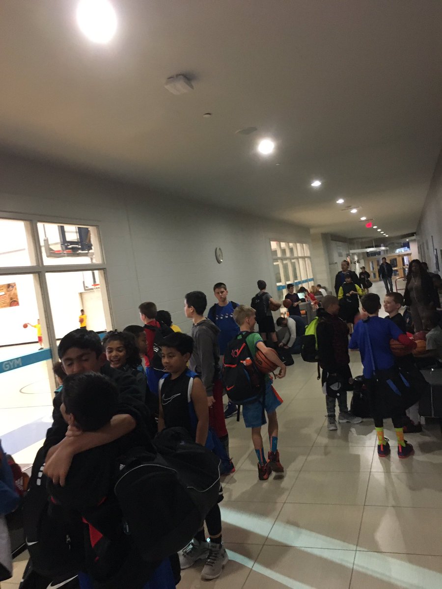 haltonbball's tweet photo. What a turnout! First session done! Athletes came to work! #youthbasketball #fundamentals https://t.co/i8LOso0XG0