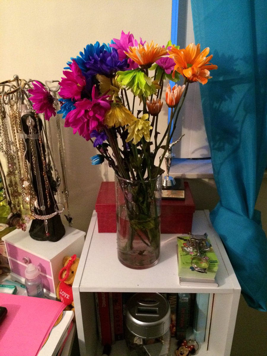 bubbleskeg's tweet image. When bae buys you flowers 😭😍